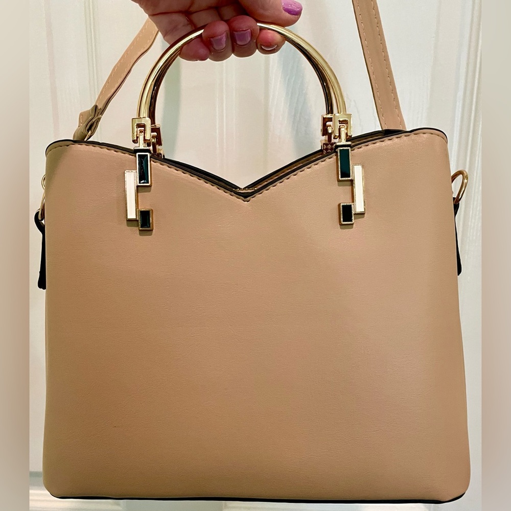 Crossbody Structured Bag Gold Handles Adjustable Strap + Free Bag Charms! NWOT - Picture 3 of 13